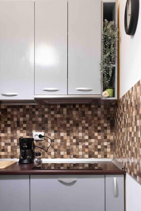 Apartamento Cozy Studio In The Heart Of Bucarest Exterior foto
