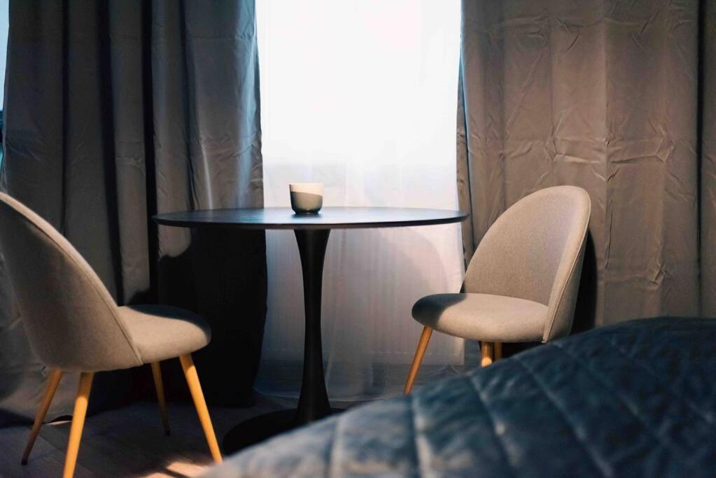 Apartamento Cozy Studio In The Heart Of Bucarest Exterior foto