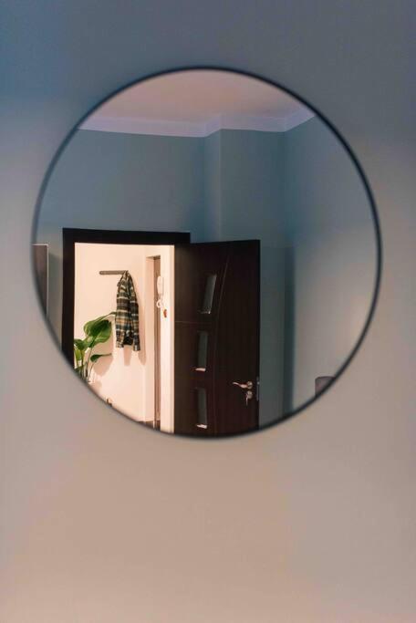 Apartamento Cozy Studio In The Heart Of Bucarest Exterior foto