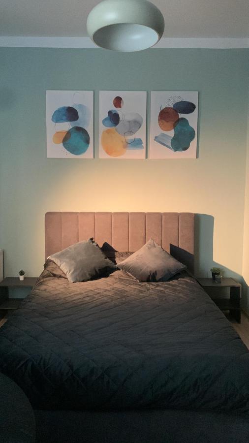 Apartamento Cozy Studio In The Heart Of Bucarest Exterior foto