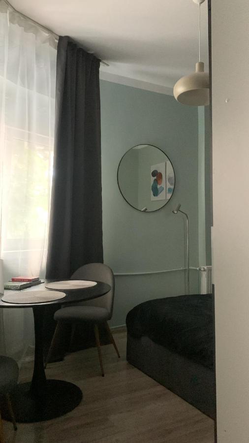 Apartamento Cozy Studio In The Heart Of Bucarest Exterior foto